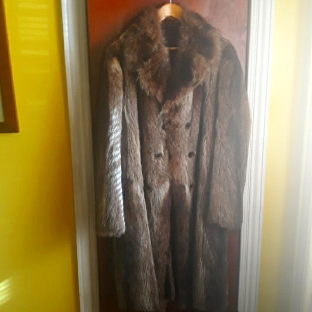Mens 40reg. Racoon fur coat.